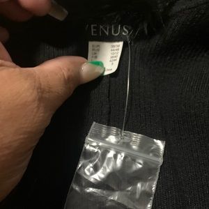 Beautiful sweater with fur neck! New no price tag